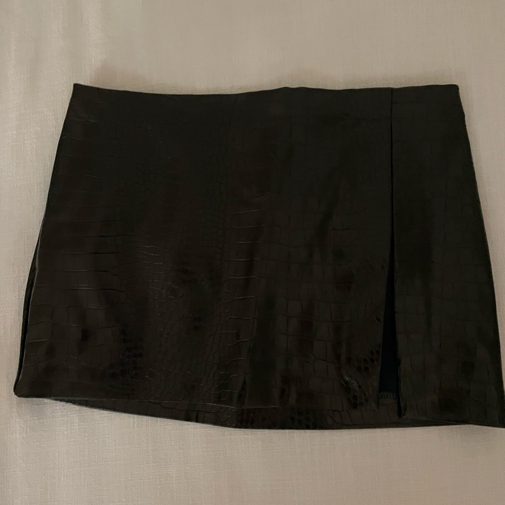Edikted Black Mini Pencil Skirt with Slit